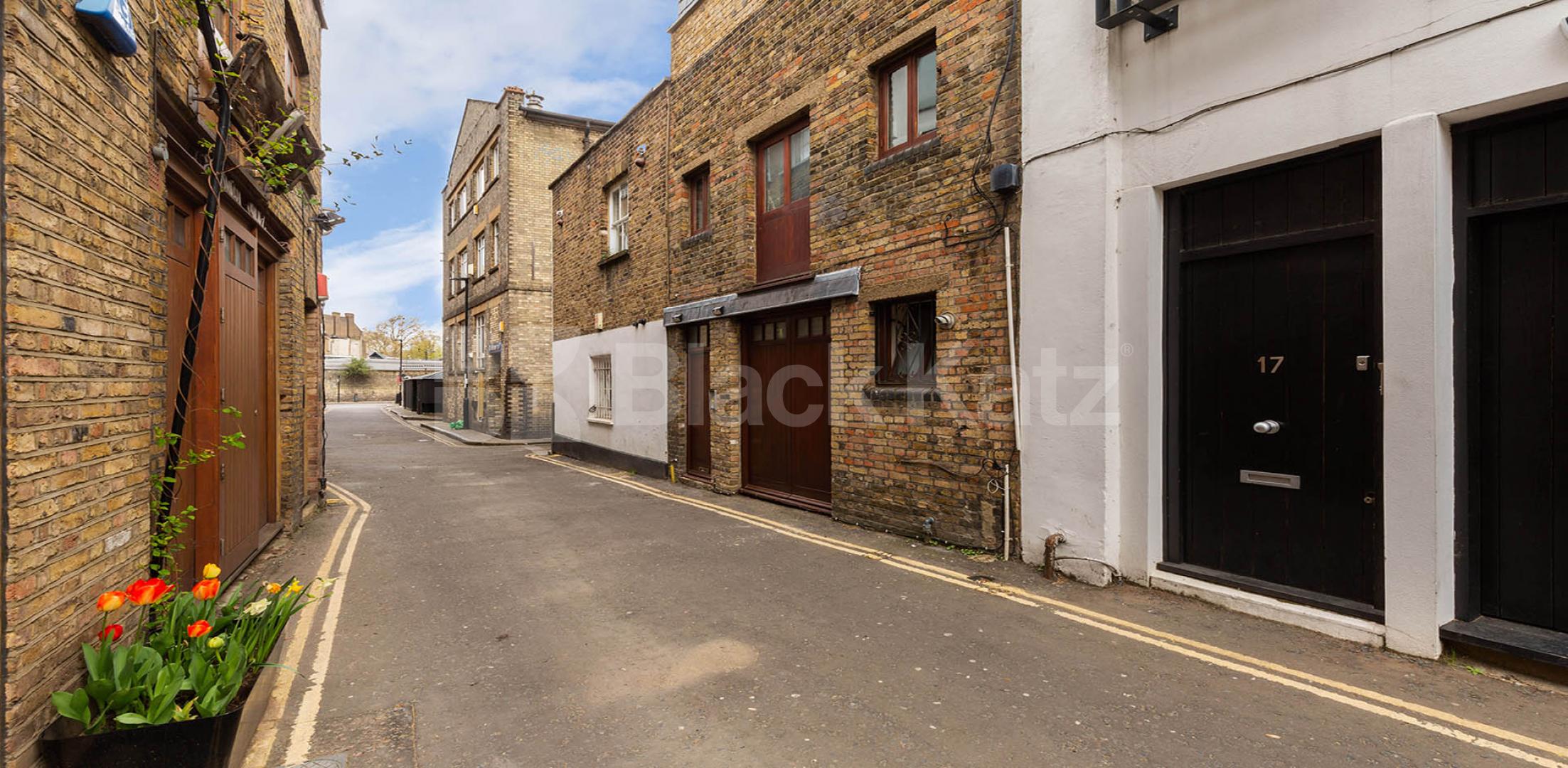 			LOCATION LOCATION LOCATION !!!, 1 Bedroom, 1 bath, 1 reception Flat			 Swan Yard, ISLINGTON N1